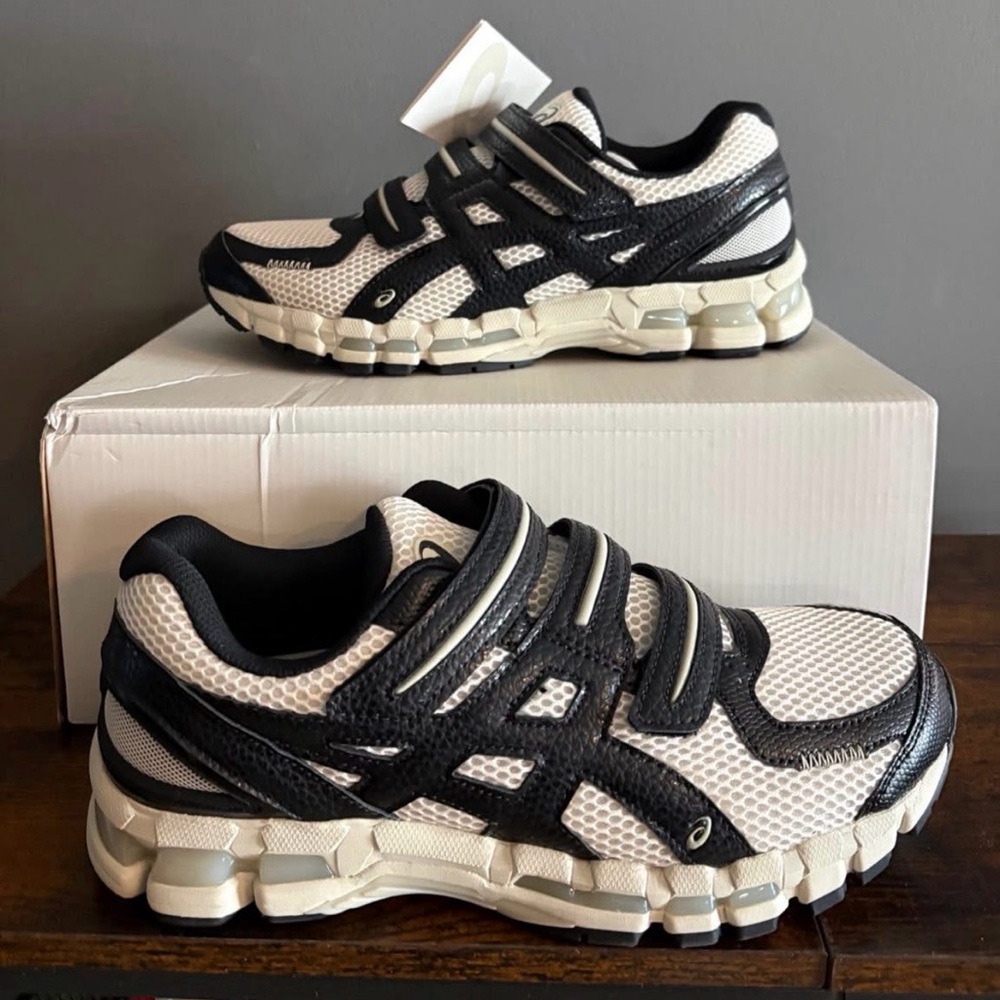 Asics HAL Studios Gel-Kayano 2